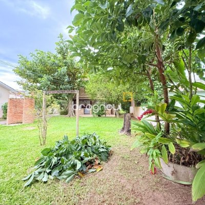 Casa com 160m², 3 quartos, 2 garagens, no bairro Ingleses do Rio Vermelho em Florianópolis