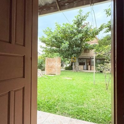 Casa com 160m², 3 quartos, 2 garagens, no bairro Ingleses do Rio Vermelho em Florianópolis