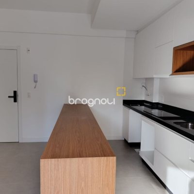 Studio com 32m², 1 quarto, 1 garagem, no bairro Centro em Florianópolis