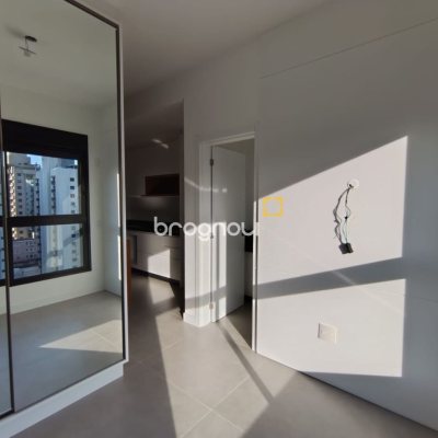 Studio com 32m², 1 quarto, 1 garagem, no bairro Centro em Florianópolis
