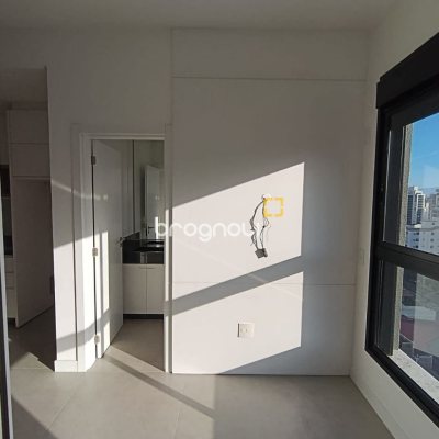 Studio com 32m², 1 quarto, 1 garagem, no bairro Centro em Florianópolis