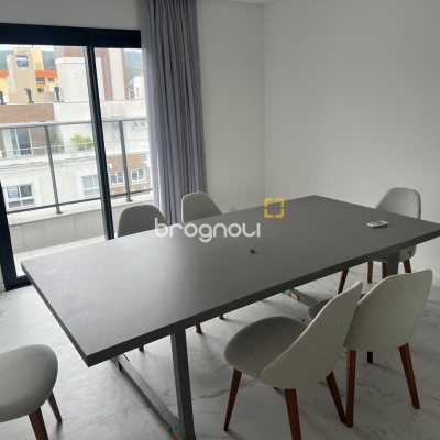 Apartamento com 43m², 1 quarto (sendo 1 suíte), 1 garagem, no bairro Trindade em Florianópolis