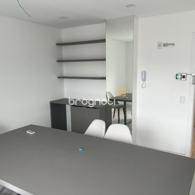 Apartamento com 43m², 1 quarto (sendo 1 suíte), 1 garagem, no bairro Trindade em Florianópolis