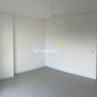 Apartamento com 43m², 1 quarto (sendo 1 suíte), 1 garagem, no bairro Trindade em Florianópolis