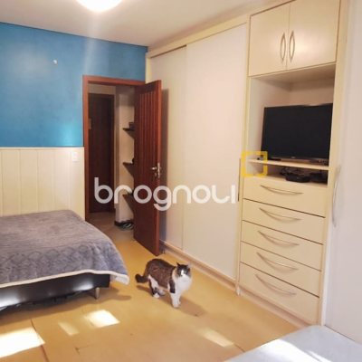 Casa de Condomínio com 346m², 3 quartos (sendo 1 suíte), 5 garagens, no bairro Cachoeira do Bom Jesus em Florianópolis