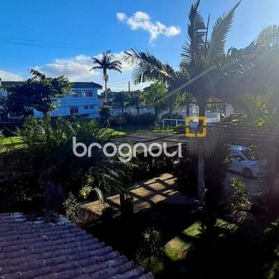 Casa de Condomínio com 346m², 3 quartos (sendo 1 suíte), 5 garagens, no bairro Cachoeira do Bom Jesus em Florianópolis