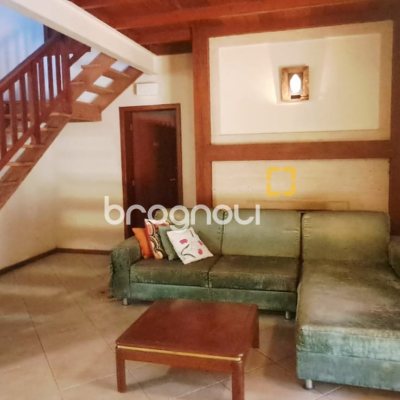 Casa de Condomínio com 346m², 3 quartos (sendo 1 suíte), 5 garagens, no bairro Cachoeira do Bom Jesus em Florianópolis