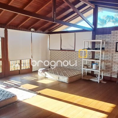 Casa de Condomínio com 346m², 3 quartos (sendo 1 suíte), 5 garagens, no bairro Cachoeira do Bom Jesus em Florianópolis