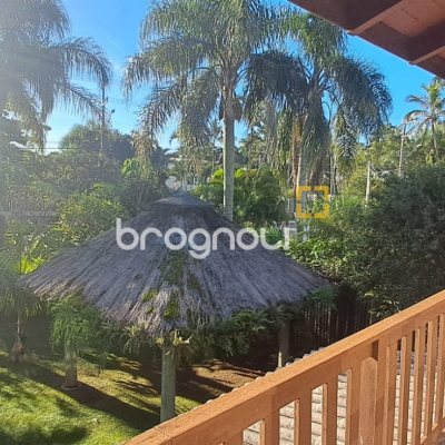 Casa de Condomínio com 346m², 3 quartos (sendo 1 suíte), 5 garagens, no bairro Cachoeira do Bom Jesus em Florianópolis