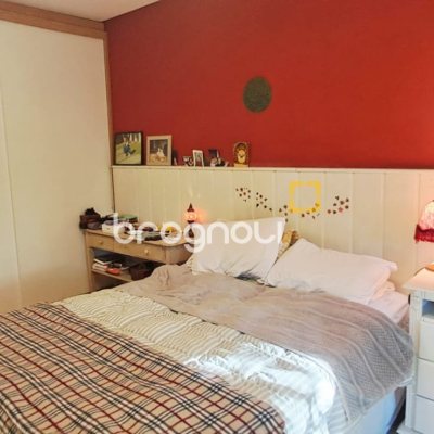 Casa de Condomínio com 346m², 3 quartos (sendo 1 suíte), 5 garagens, no bairro Cachoeira do Bom Jesus em Florianópolis