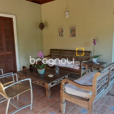 Casa de Condomínio com 346m², 3 quartos (sendo 1 suíte), 5 garagens, no bairro Cachoeira do Bom Jesus em Florianópolis