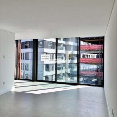Apartamento com 108m², 3 quartos (sendo 3 suítes), 2 garagens, no bairro Jurerê em Florianópolis