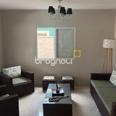 Casa com 215m², 4 quartos (sendo 1 suíte), 2 garagens, no bairro Campeche em Florianópolis