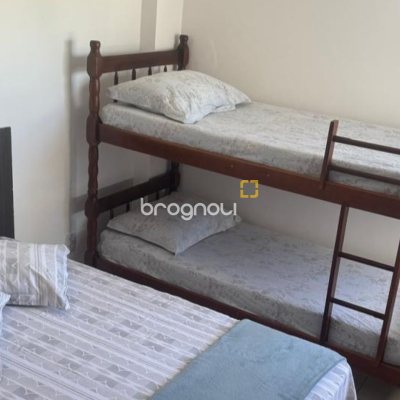 Casa com 215m², 4 quartos (sendo 1 suíte), 2 garagens, no bairro Campeche em Florianópolis
