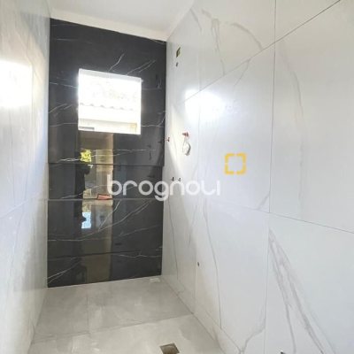 Casa com 190m², 3 quartos (sendo 1 suíte), 2 garagens, no bairro Rio Vermelho em Florianópolis
