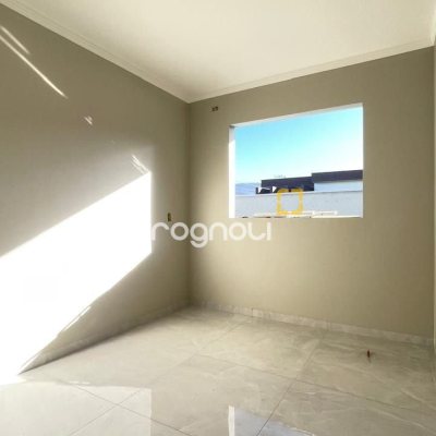 Casa com 190m², 3 quartos (sendo 1 suíte), 2 garagens, no bairro Rio Vermelho em Florianópolis