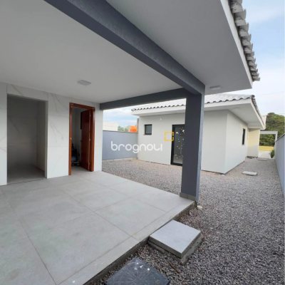 Casa com 190m², 3 quartos (sendo 1 suíte), 2 garagens, no bairro Rio Vermelho em Florianópolis