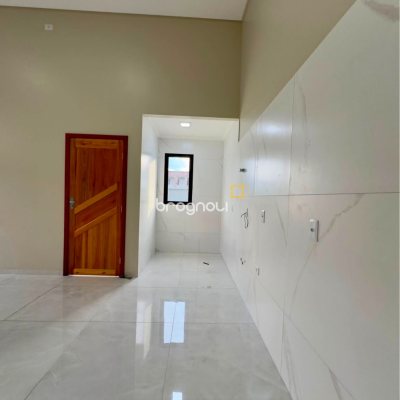 Casa com 190m², 3 quartos (sendo 1 suíte), 2 garagens, no bairro Rio Vermelho em Florianópolis