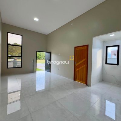 Casa com 190m², 3 quartos (sendo 1 suíte), 2 garagens, no bairro Rio Vermelho em Florianópolis