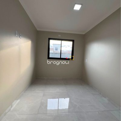 Casa com 190m², 3 quartos (sendo 1 suíte), 2 garagens, no bairro Rio Vermelho em Florianópolis