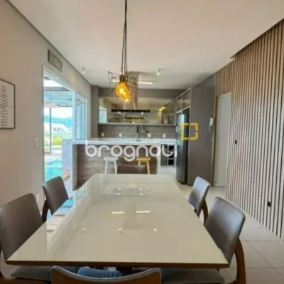 Cobertura com 210m², 3 quartos (sendo 3 suítes), 2 garagens, no bairro Ingleses em Florianópolis