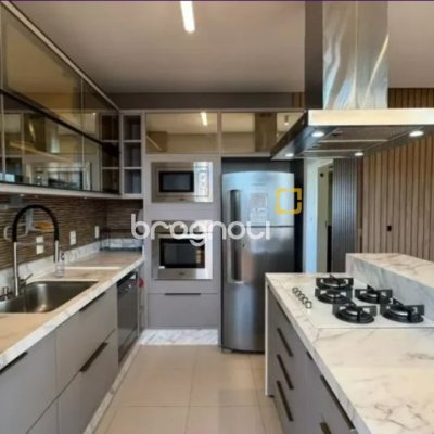 Cobertura com 210m², 3 quartos (sendo 3 suítes), 2 garagens, no bairro Ingleses em Florianópolis