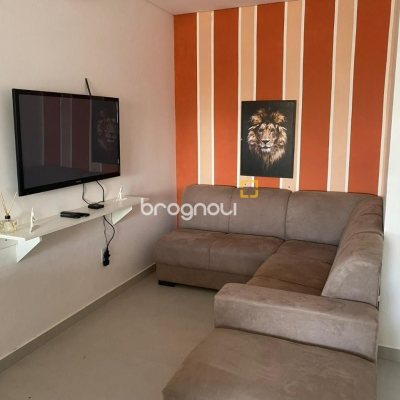 Apartamento com 79m², 2 quartos (sendo 1 suíte), 1 garagem, no bairro São João do Rio Vermelho em Florianópolis