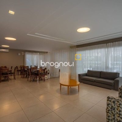 Apartamento com 88m², 3 quartos (sendo 1 suíte), 2 garagens, no bairro Pantanal em Florianópolis