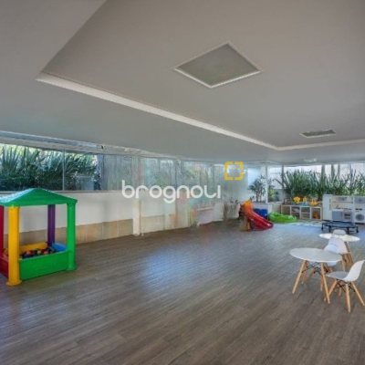 Apartamento com 88m², 3 quartos (sendo 1 suíte), 2 garagens, no bairro Pantanal em Florianópolis