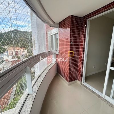 Apartamento com 88m², 3 quartos (sendo 1 suíte), 2 garagens, no bairro Pantanal em Florianópolis