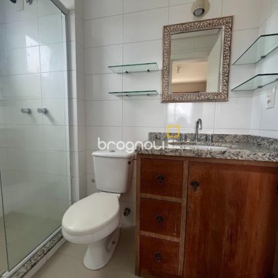 Apartamento com 88m², 3 quartos (sendo 1 suíte), 2 garagens, no bairro Pantanal em Florianópolis