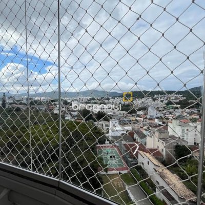 Apartamento com 88m², 3 quartos (sendo 1 suíte), 2 garagens, no bairro Pantanal em Florianópolis