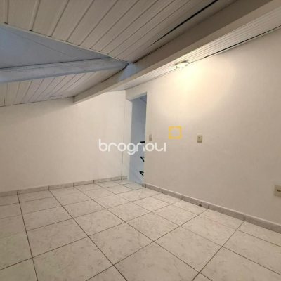 Apartamento com 47m², 2 quartos, no bairro São João do Rio Vermelho em Florianópolis