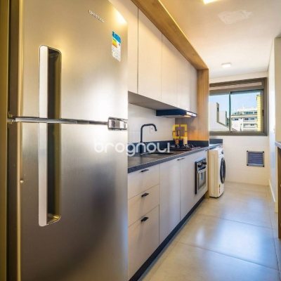 Apartamento com 115m², 3 quartos (sendo 3 suítes), 2 garagens, no bairro Jurerê em Florianópolis