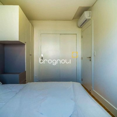 Apartamento com 115m², 3 quartos (sendo 3 suítes), 2 garagens, no bairro Jurerê em Florianópolis