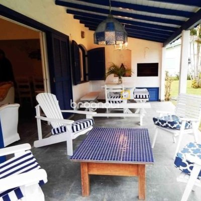Casa de Condomínio com 160m², 3 quartos (sendo 1 suíte), 2 garagens, no bairro Ponta das Canas em Florianópolis