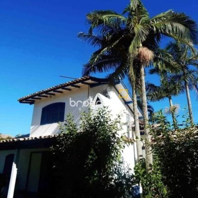 Casa de Condomínio com 160m², 3 quartos (sendo 1 suíte), 2 garagens, no bairro Ponta das Canas em Florianópolis