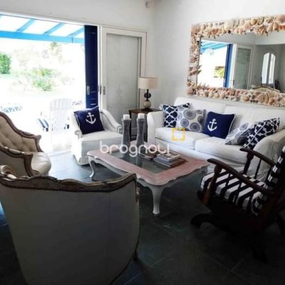 Casa de Condomínio com 160m², 3 quartos (sendo 1 suíte), 2 garagens, no bairro Ponta das Canas em Florianópolis
