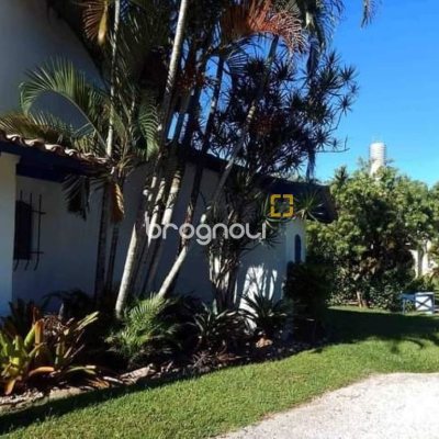 Casa de Condomínio com 160m², 3 quartos (sendo 1 suíte), 2 garagens, no bairro Ponta das Canas em Florianópolis