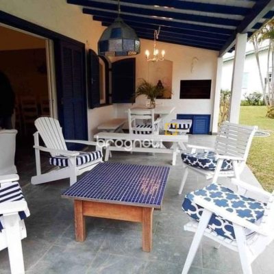Casa de Condomínio com 160m², 3 quartos (sendo 1 suíte), 2 garagens, no bairro Ponta das Canas em Florianópolis