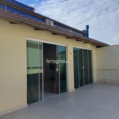 Cobertura com 126m², 3 quartos (sendo 1 suíte), 1 garagem, no bairro Cachoeira do Bom Jesus em Florianópolis