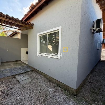 Casa com 66m², 2 quartos (sendo 1 suíte), 2 garagens, no bairro Rio Vermelho em Florianópolis