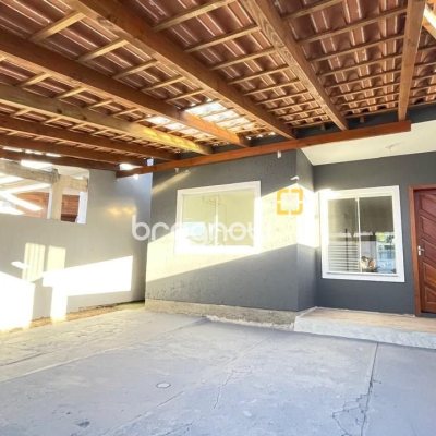 Casa com 66m², 2 quartos (sendo 1 suíte), 2 garagens, no bairro Rio Vermelho em Florianópolis