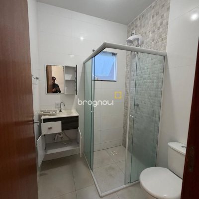 Casa com 66m², 2 quartos (sendo 1 suíte), 2 garagens, no bairro Rio Vermelho em Florianópolis