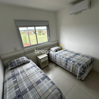 Apartamento com 71m², 2 quartos (sendo 2 suítes), 1 garagem, no bairro Cachoeira do Bom Jesus em Florianópolis