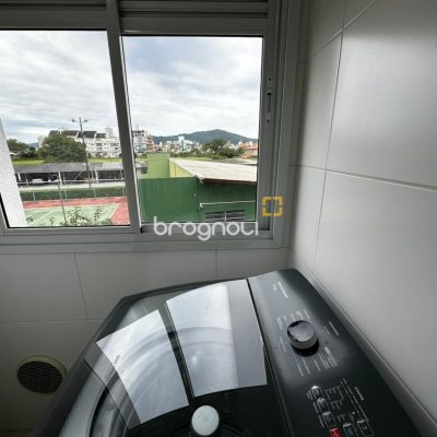 Apartamento com 71m², 2 quartos (sendo 2 suítes), 1 garagem, no bairro Cachoeira do Bom Jesus em Florianópolis