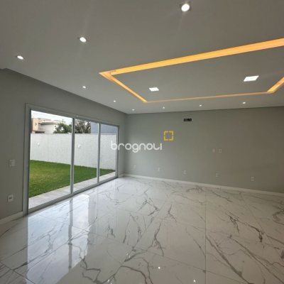 Casa com 244m², 3 quartos (sendo 3 suítes), 2 garagens, no bairro Ingleses em Florianópolis