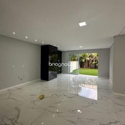 Casa com 244m², 3 quartos (sendo 3 suítes), 2 garagens, no bairro Ingleses em Florianópolis
