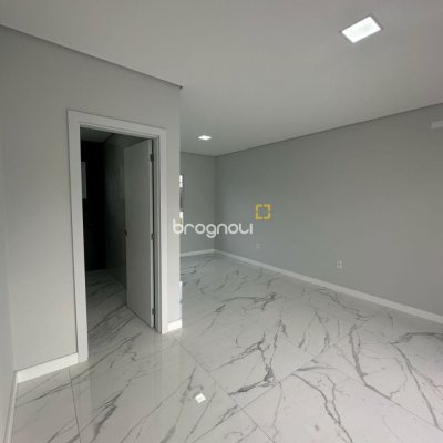 Casa com 244m², 3 quartos (sendo 3 suítes), 2 garagens, no bairro Ingleses em Florianópolis