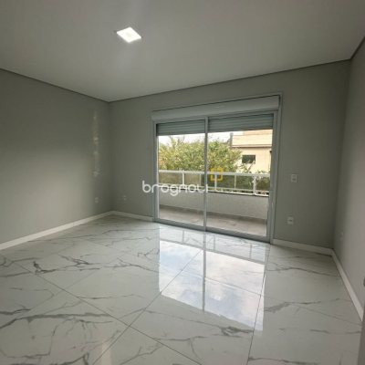 Casa com 244m², 3 quartos (sendo 3 suítes), 2 garagens, no bairro Ingleses em Florianópolis